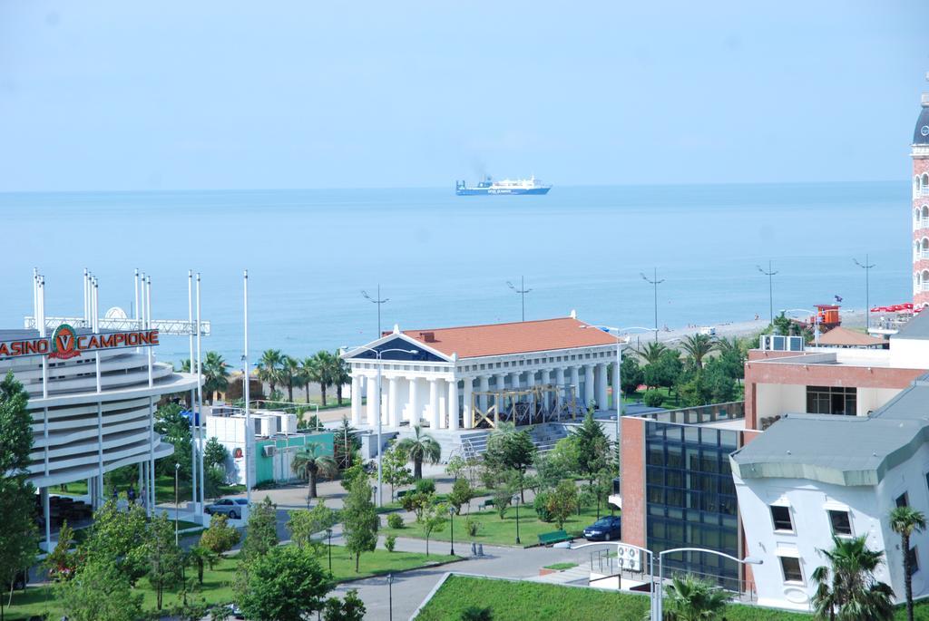 Orbi Sea Towers Apart Hotel Batumi Exterior photo